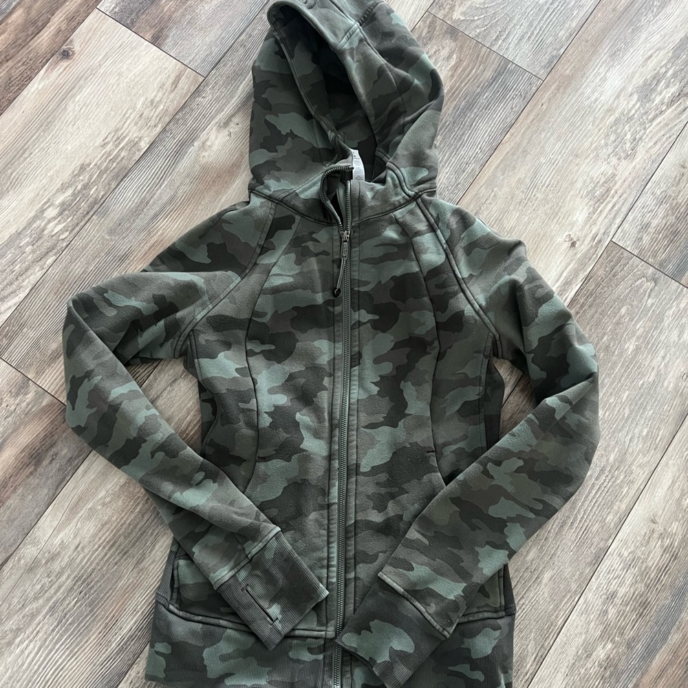 Camouflage Zip-Up Hoodie
